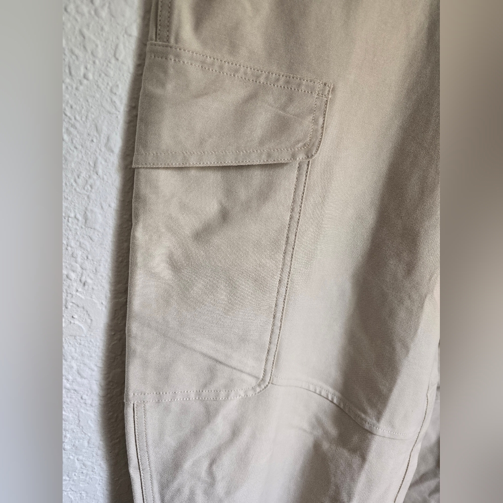 NWT Lululemon Athletica Light Utilitech Cargo Pocket HR Pants - Picture 2 of 8